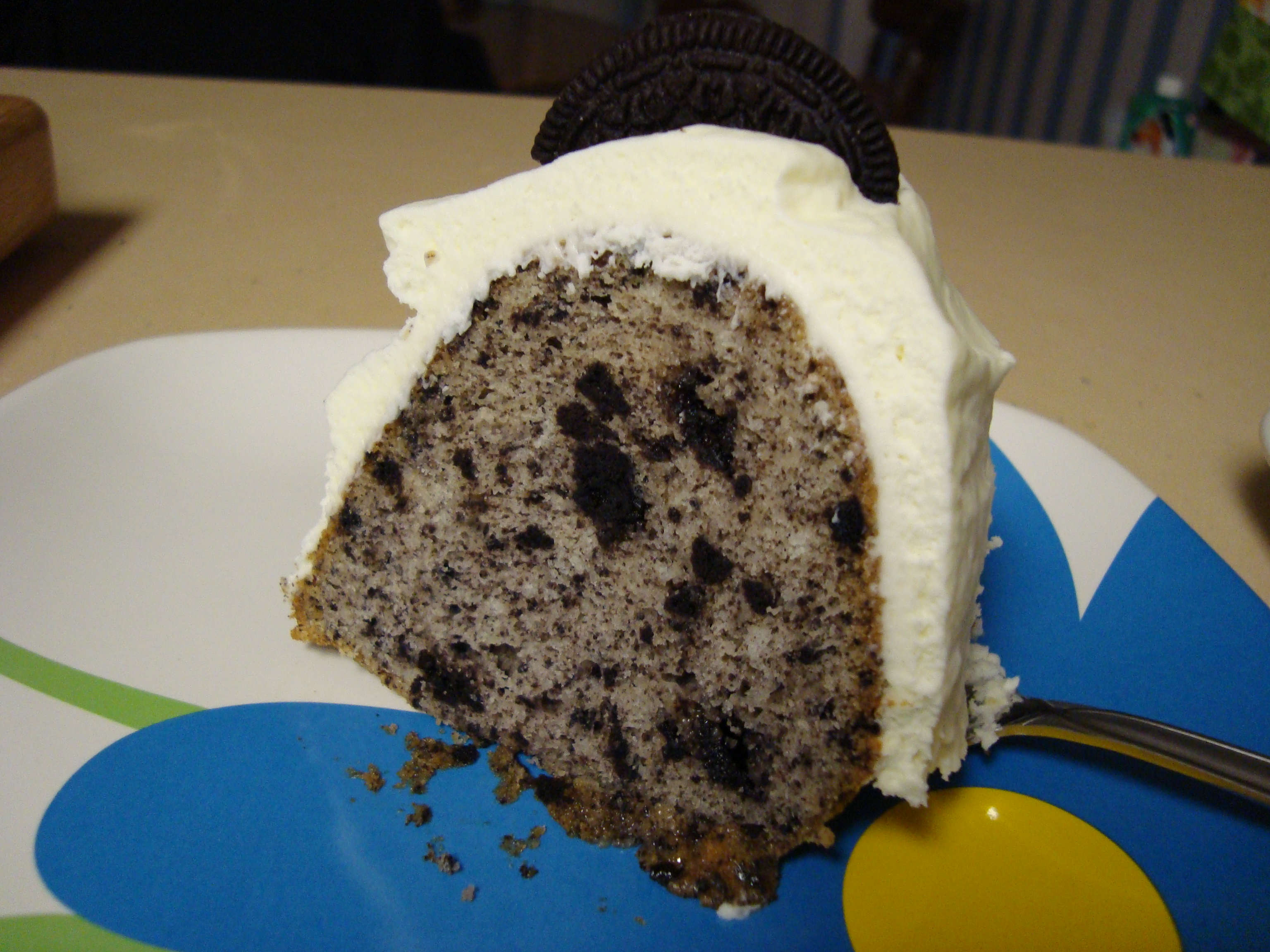 Cookies and Creme Cake --  www.SweetDashofSass.com