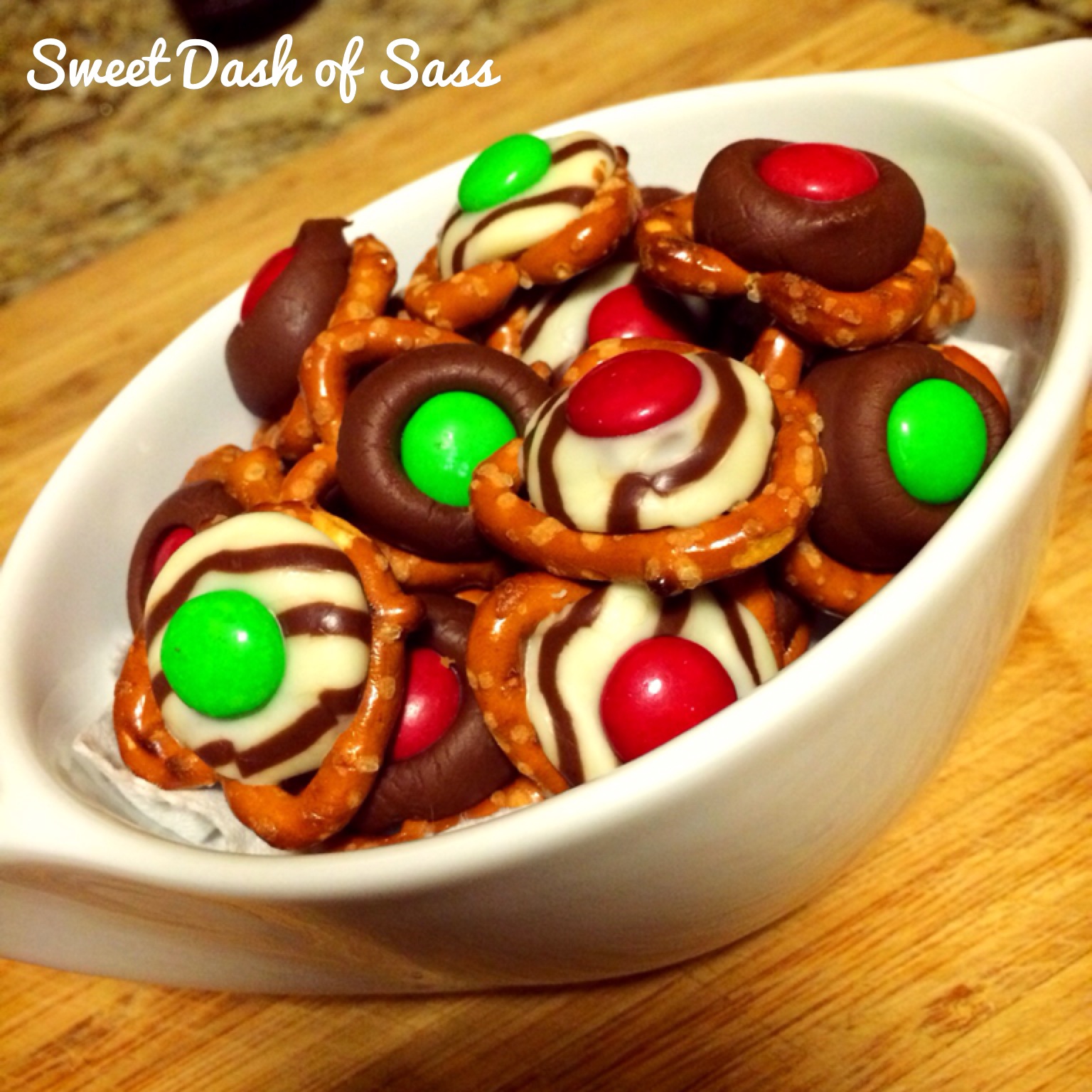 Chocolate Pretzel Bites - www.SweetDashofSass.com = 25 Days of Christmas - Cookie Style