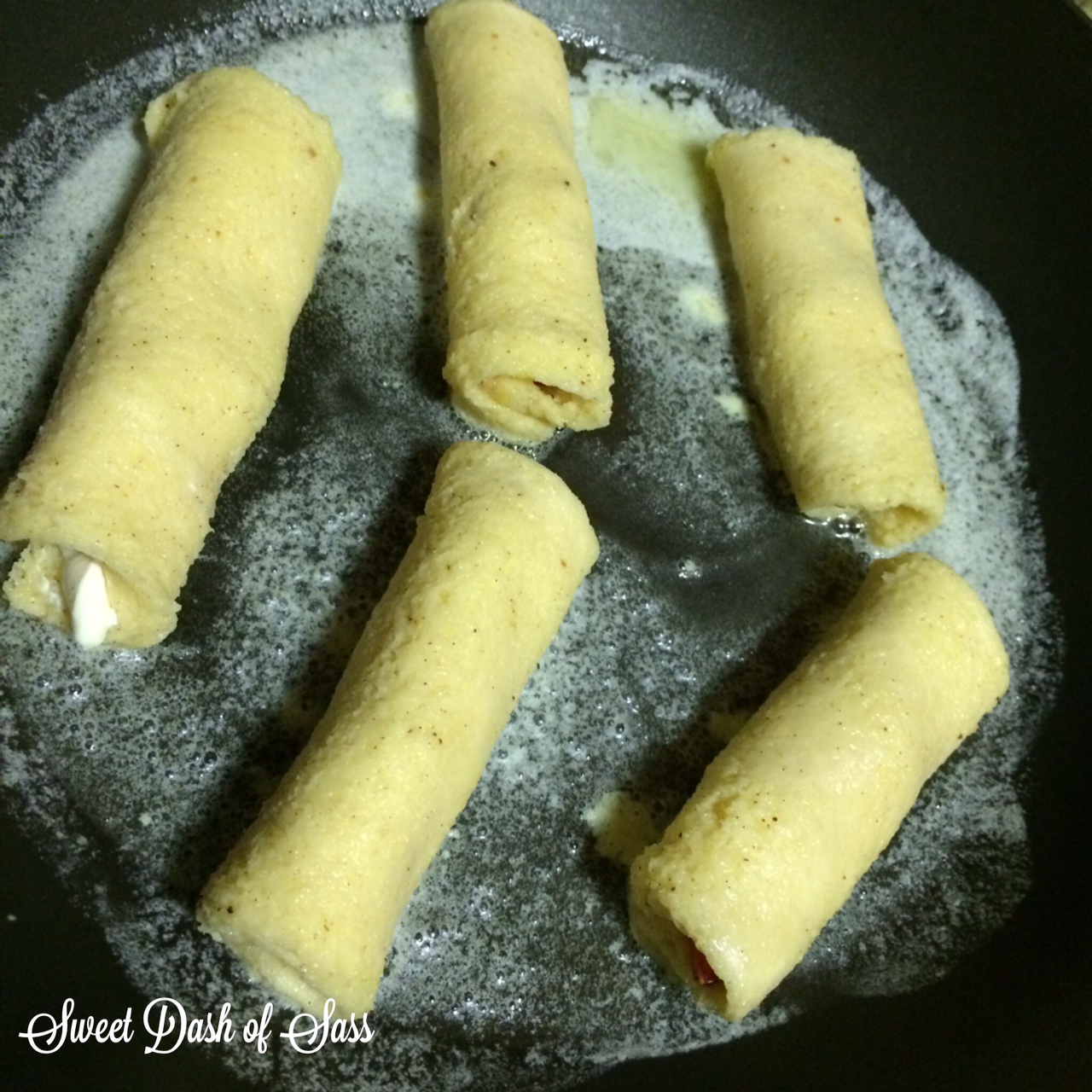 Strawberry Cinnamon French Toast Roll-ups - www.SweetDashofSass.com - so easy and delicious - will definitely make again!